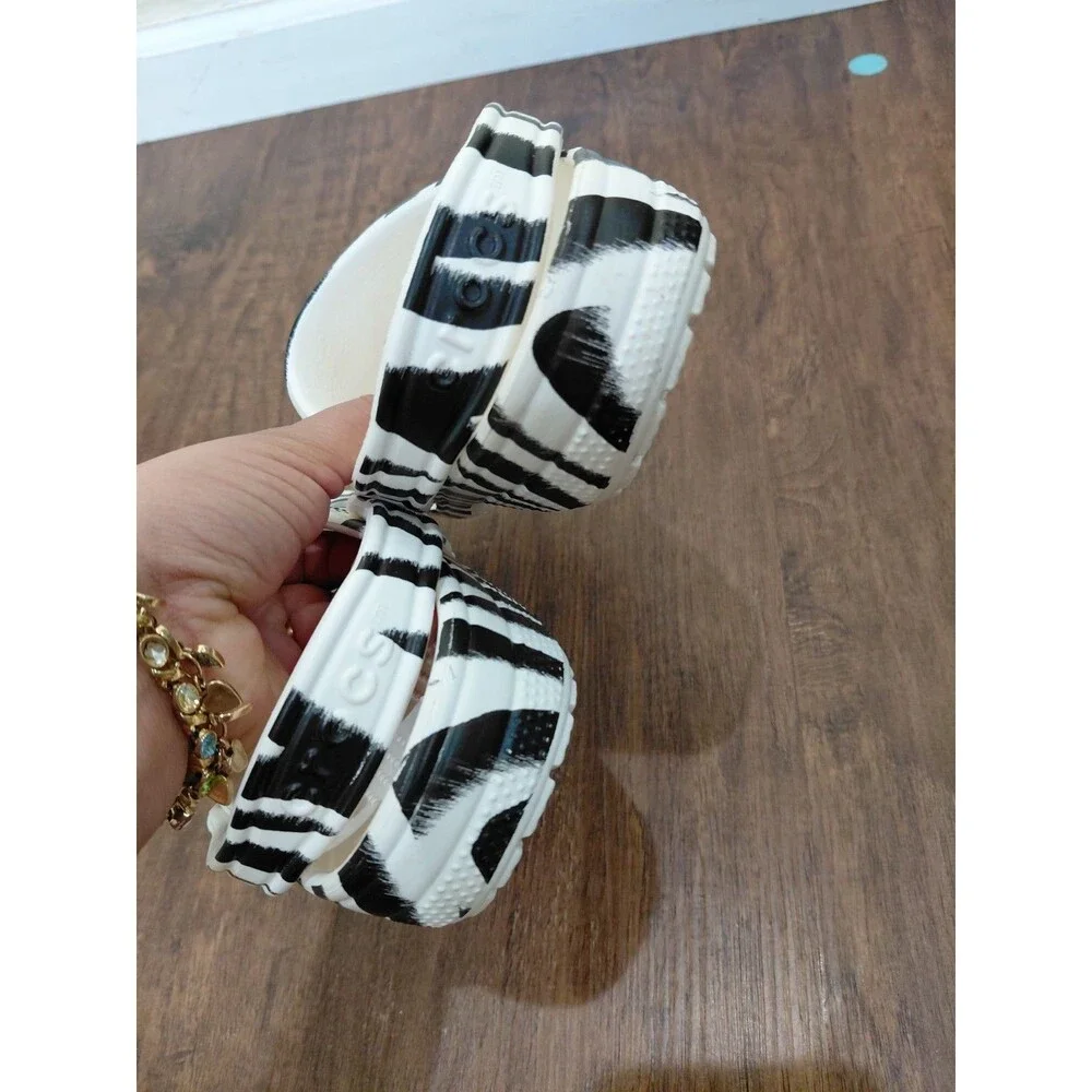 Womens Crocs Animal Remix Zebra/Prints Clogs Men Size 4 Womens 6